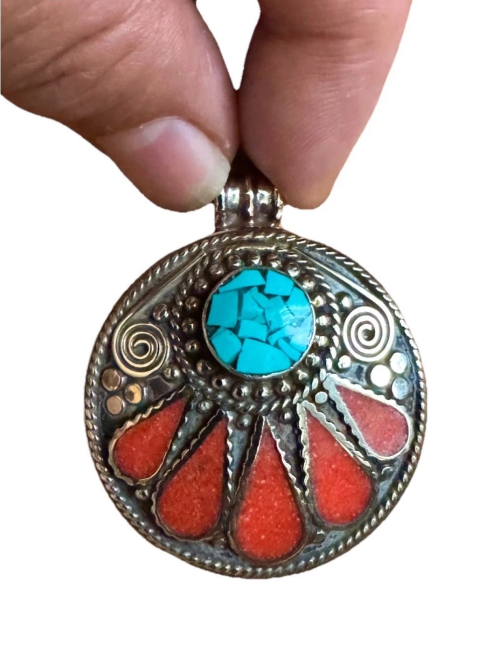 Vintage & Handcrafted Ethnic Floral Theme Pendant Inlay Stones Set In Silver 32g